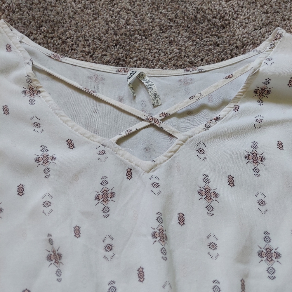 Patterned Blouse - Picture 2 of 7
